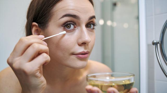 How to Remove Lash Glue from Natural Lashes: Easy Steps How to Remove Lash Glue from Natural Lashes: Easy Steps